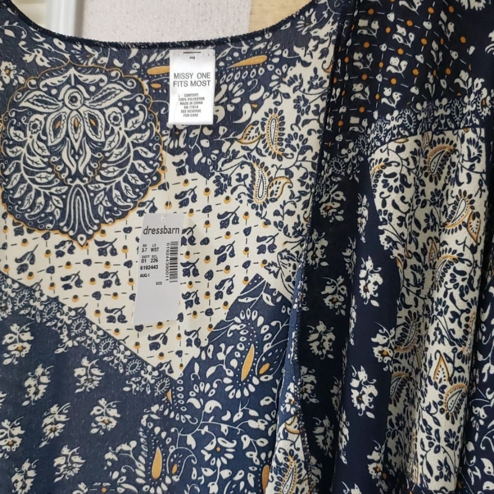 Dressbarn coverup shrug one size
